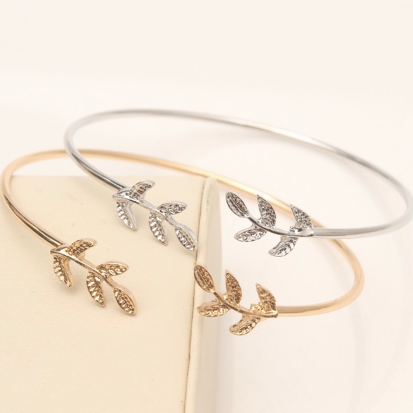 Jewelry - Gold / Silver Lori Leaf Bracelet